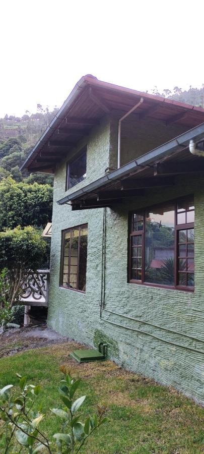 "Casa Verde" En Banos De Agua Santa Con Vista Al Volcan Tungurahua Exterior photo